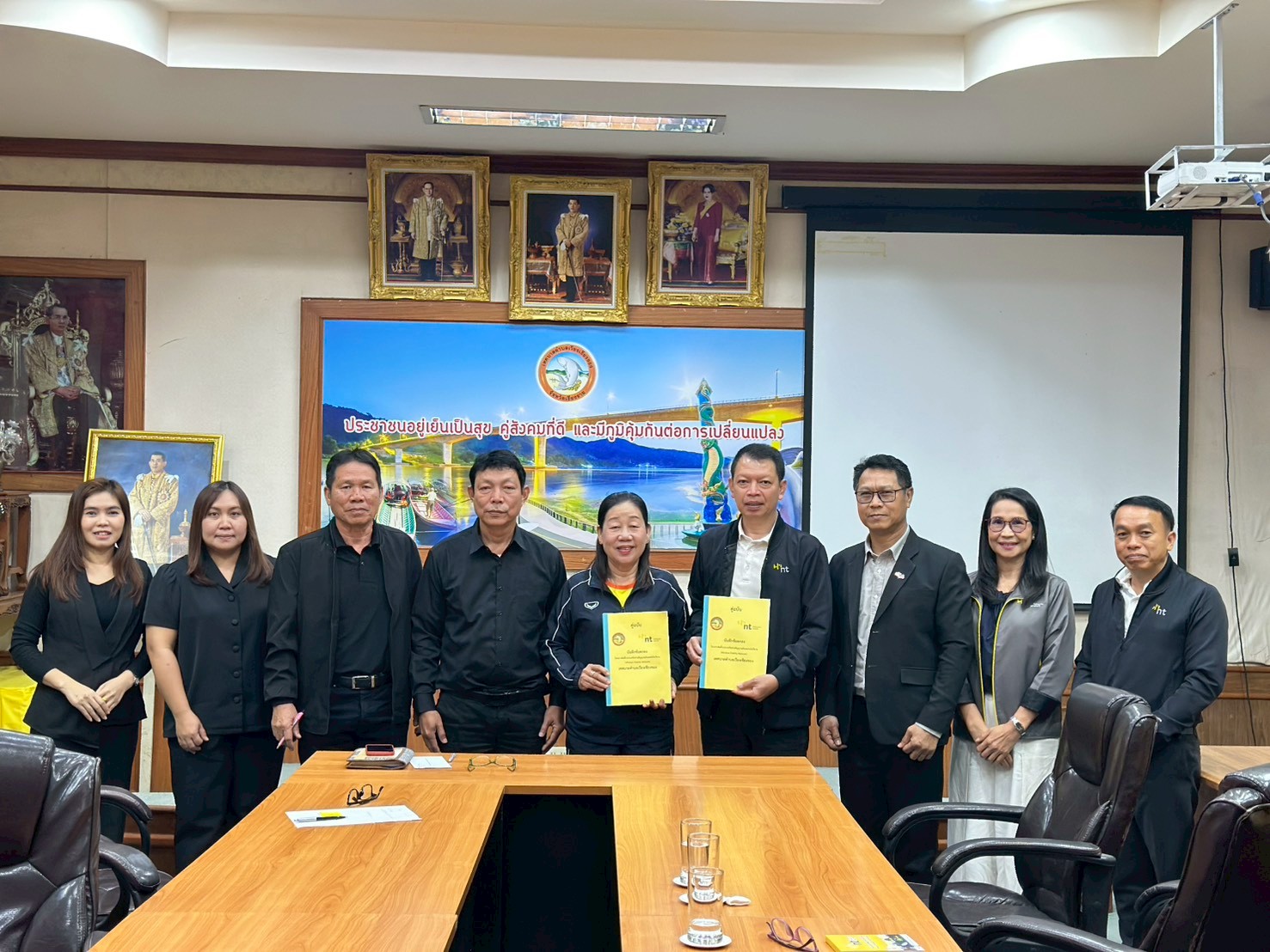 การบันทึกข้อตกลง (MOU) ต่ออายุของโครงการติดตั้งระบบเครือข่ายสัญญาณอินเตอร์เน็ตไร้สาย (Wireless Fidelity network)